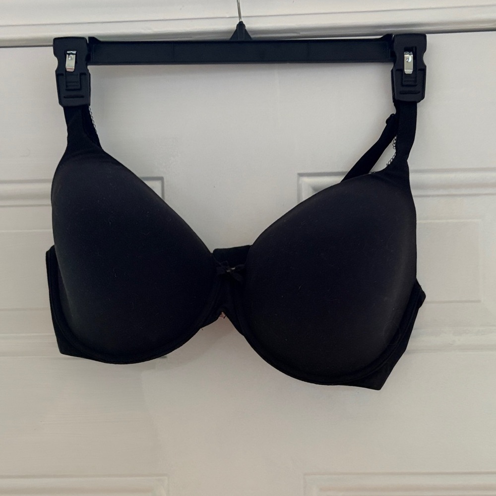 Victoria's Secret Black Molded T-Shirt Bra